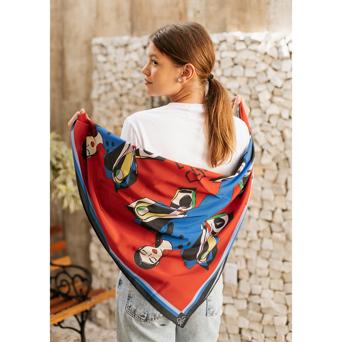 DFF 0125 MediumScarf Rouge Back 316